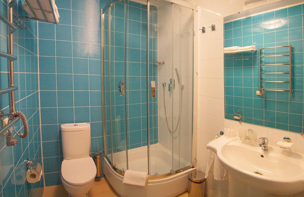 Hotel Schiller Kamianske Habitación foto
